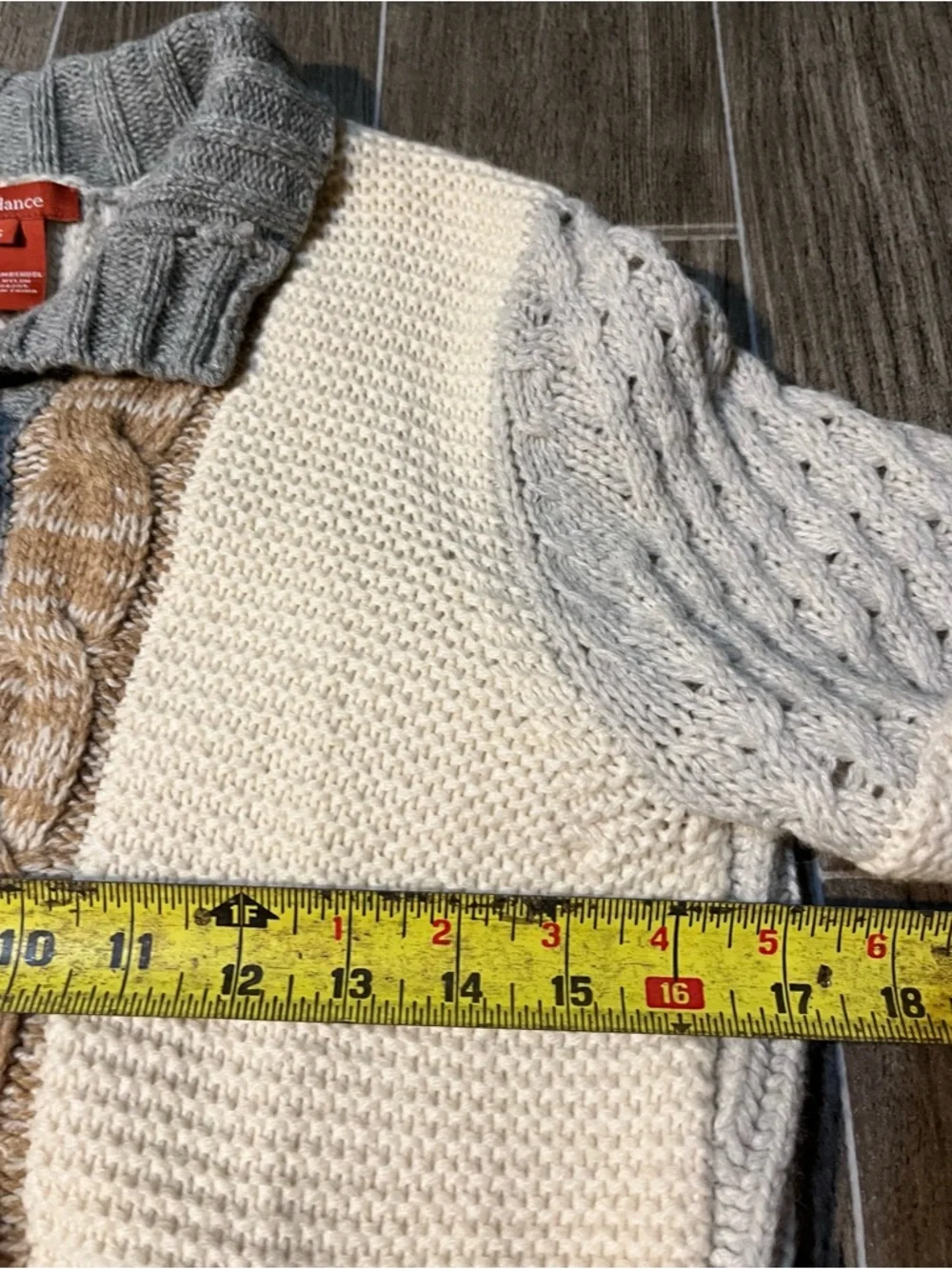 Sundance Patchwork Knit Duster Sweater Gray Tan Cream Lambswool Womens Small - Picture 7 of 8